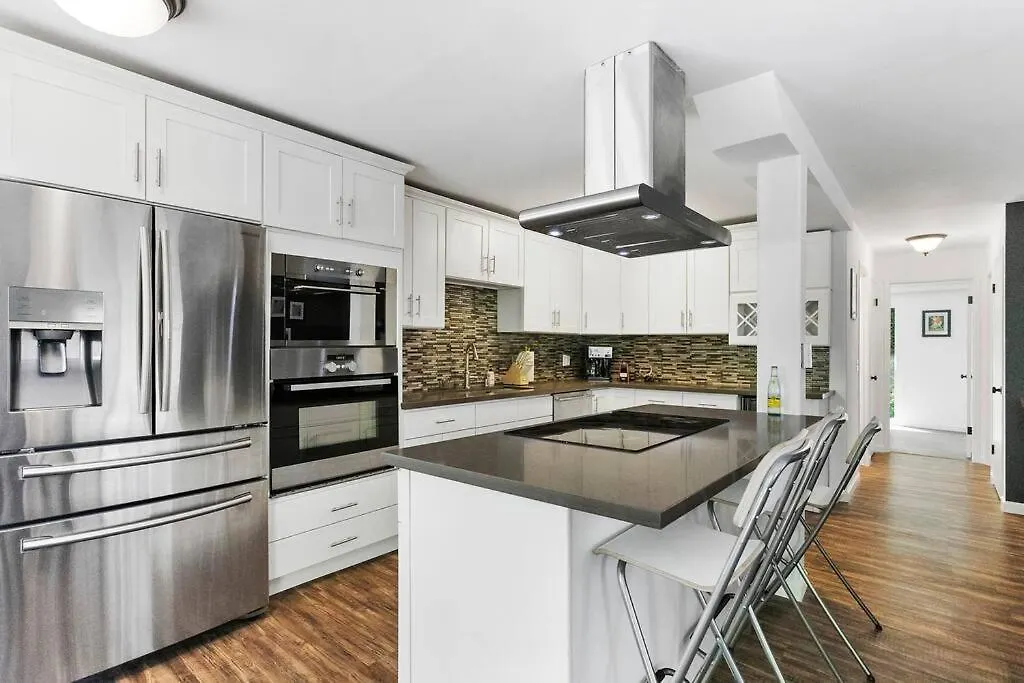 Apartment Epicurean Remodel In Central Location. Seattle